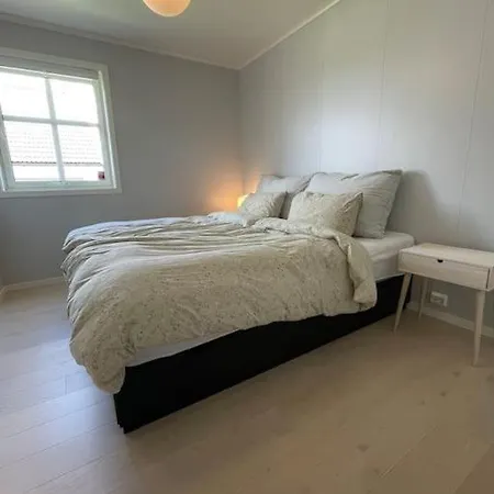Villa House With 5 Bedrooms, 2 Bathrooms, Available For Onss Stavanger